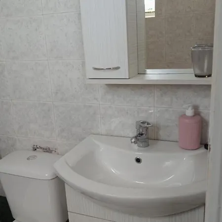 Apartment Tiny *